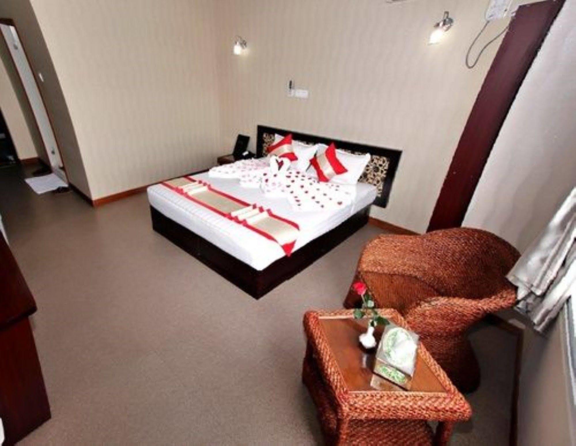 Diamond Crown Hotel Gyogon Luaran gambar
